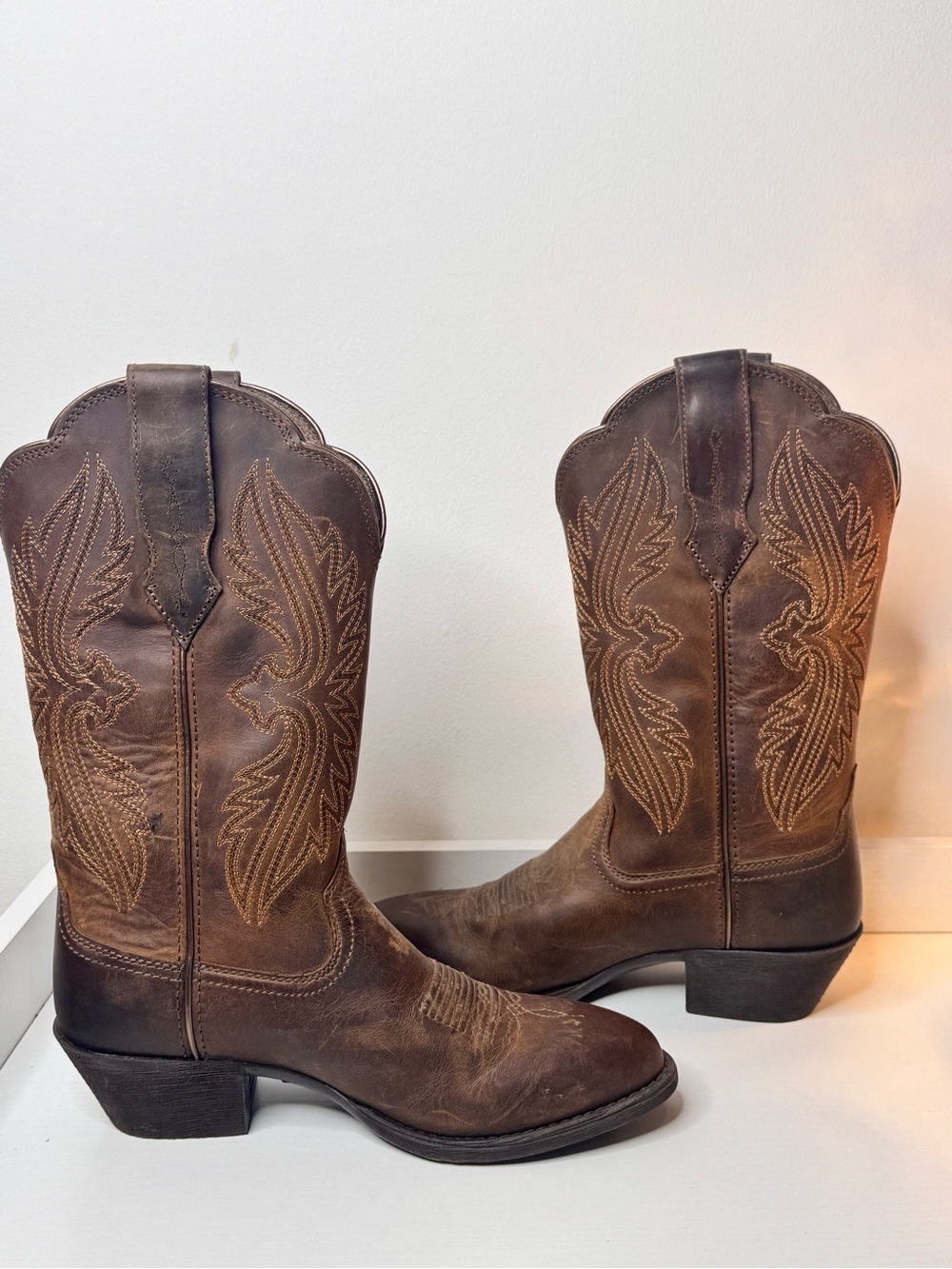 NWOT Ariat Brown Embroidered Leather Western Cowboy Boots - Picture 3 of 8
